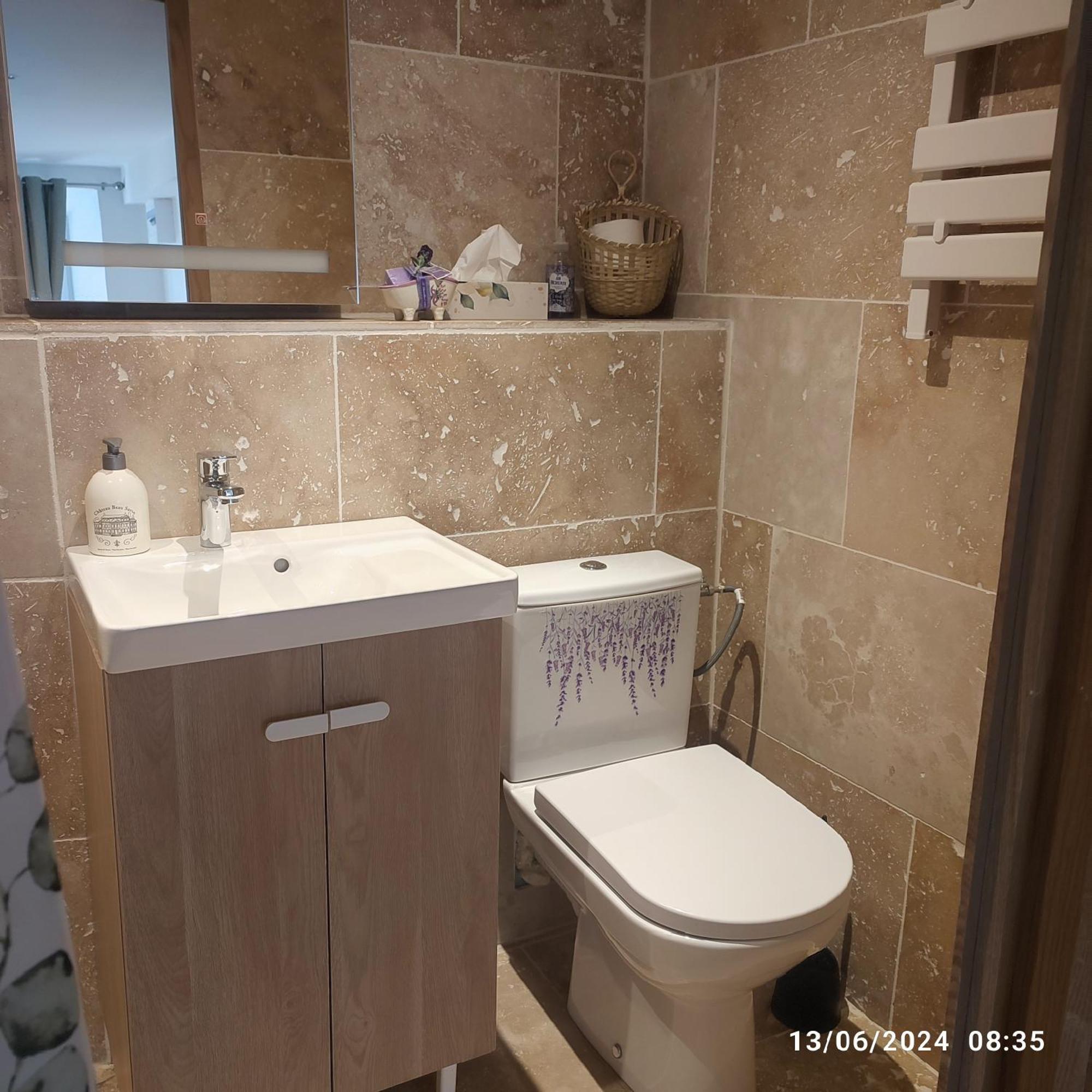 Logement Le Gabian Ampus Exterior photo